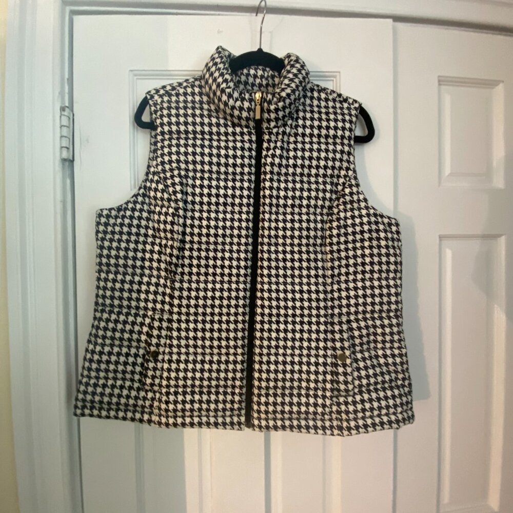 Women's black and white vest size Petite XL